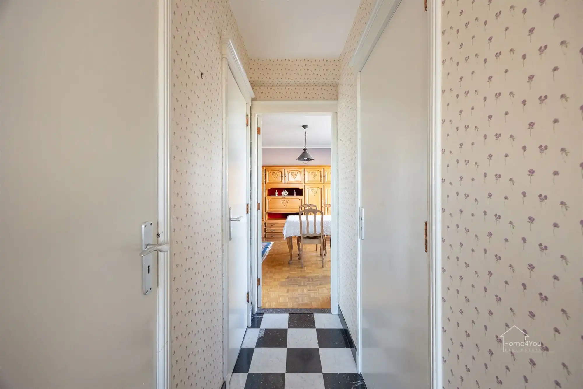 Lichtrijk 2-slaapkamerappartement te koop in Berchem! foto 5