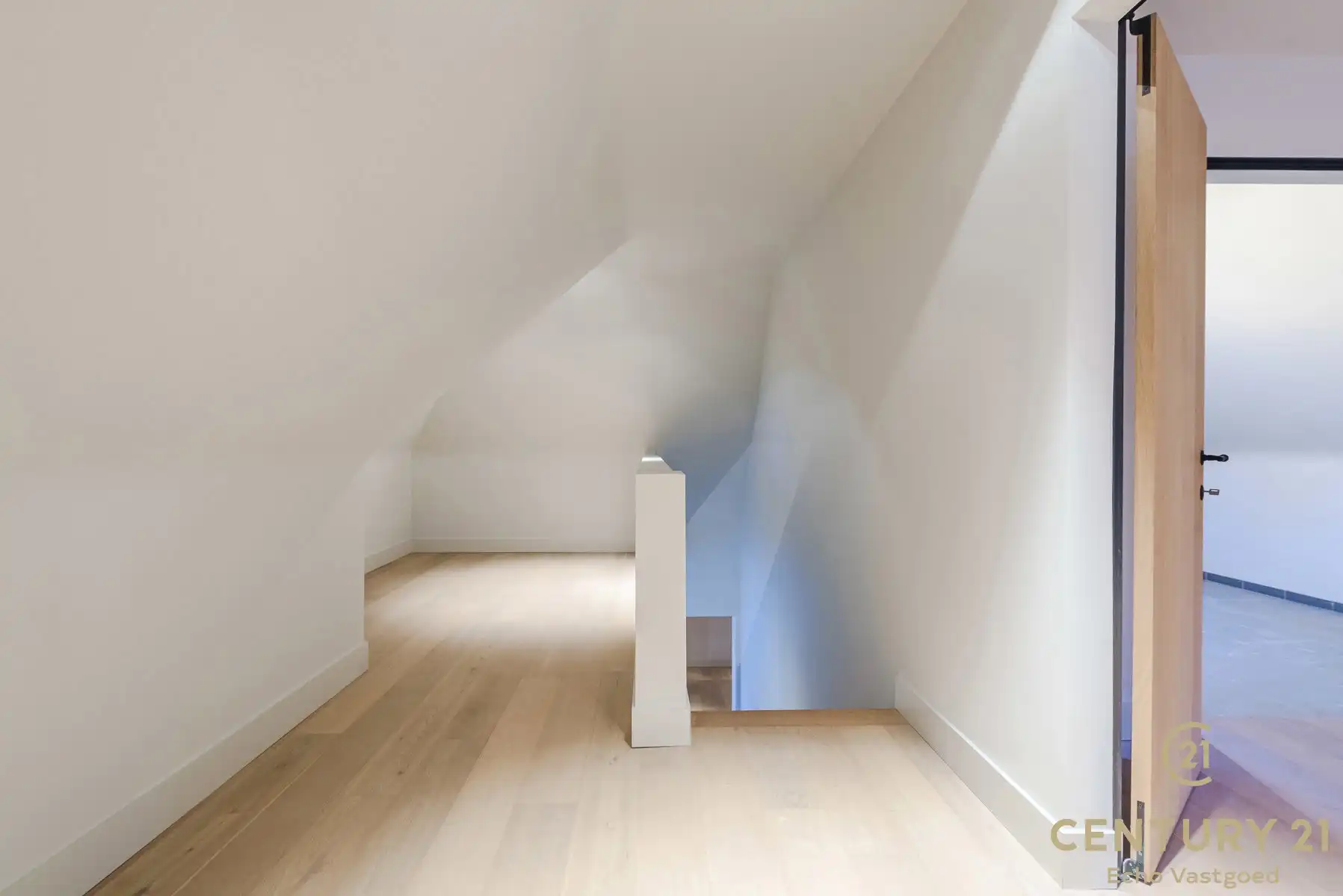 Unieke high-end villa met royaal woonoppervlak op 2415m² foto 25