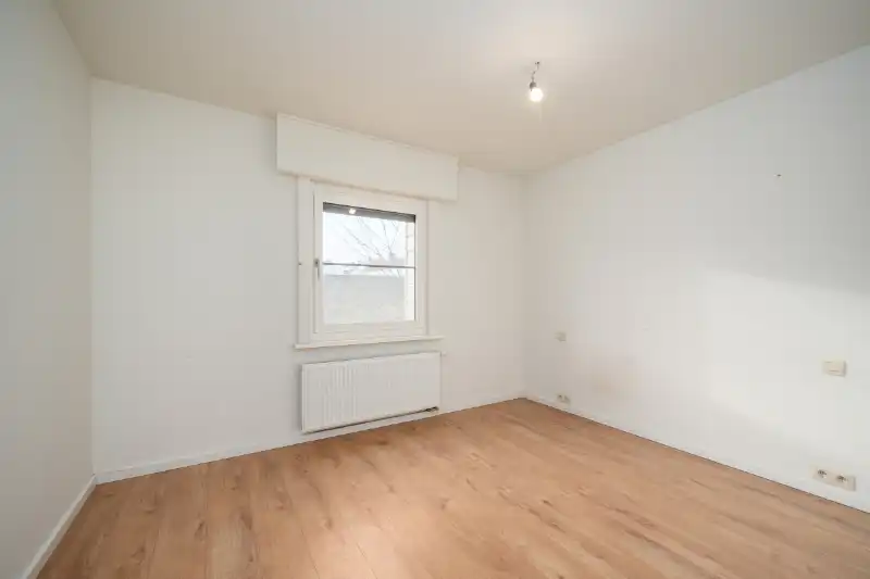 Gerenoveerde rijwoning te centrum Roeselare foto 10