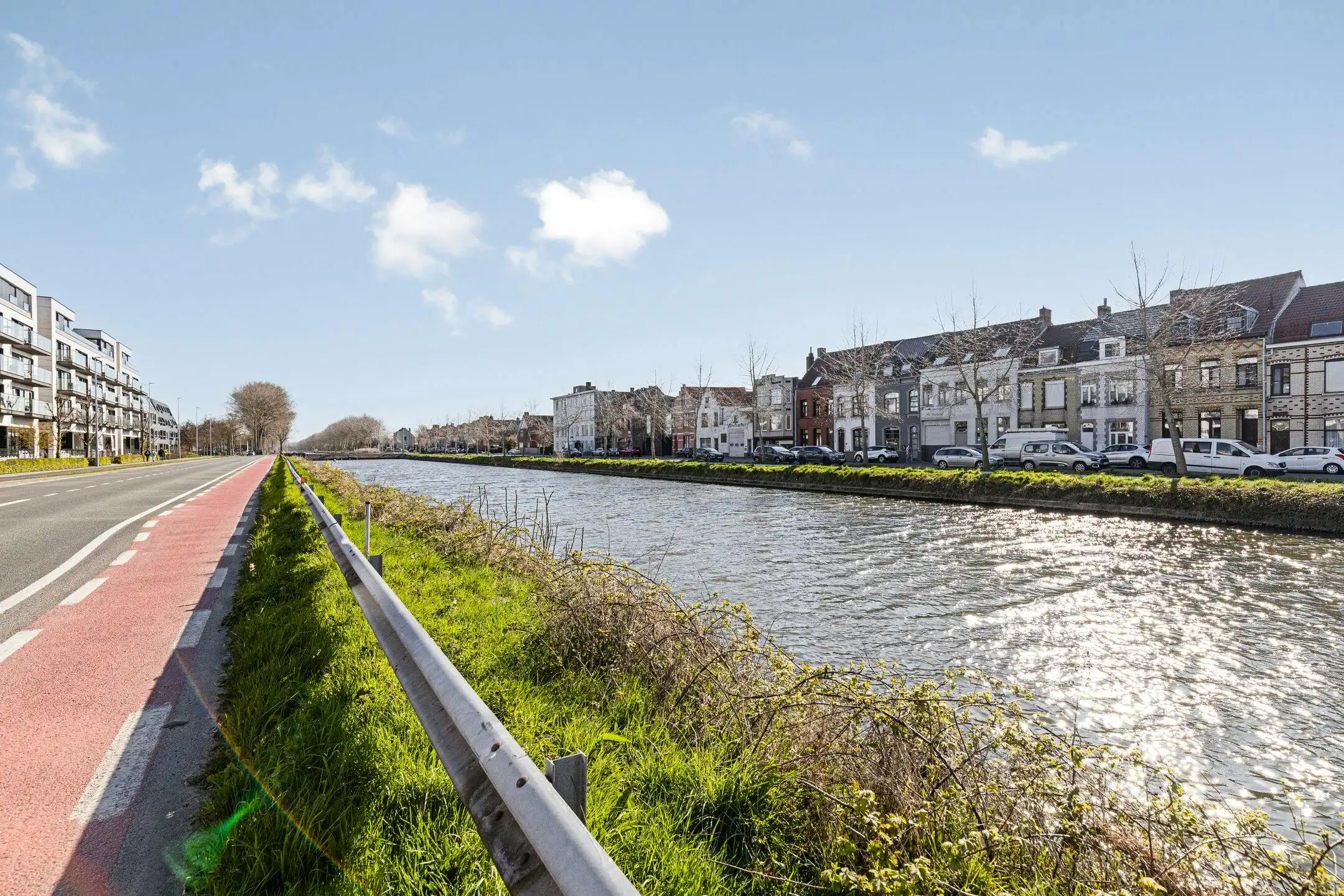 Lichtrijk appartement met terras nabij Damse Vaart te Brugge foto 16