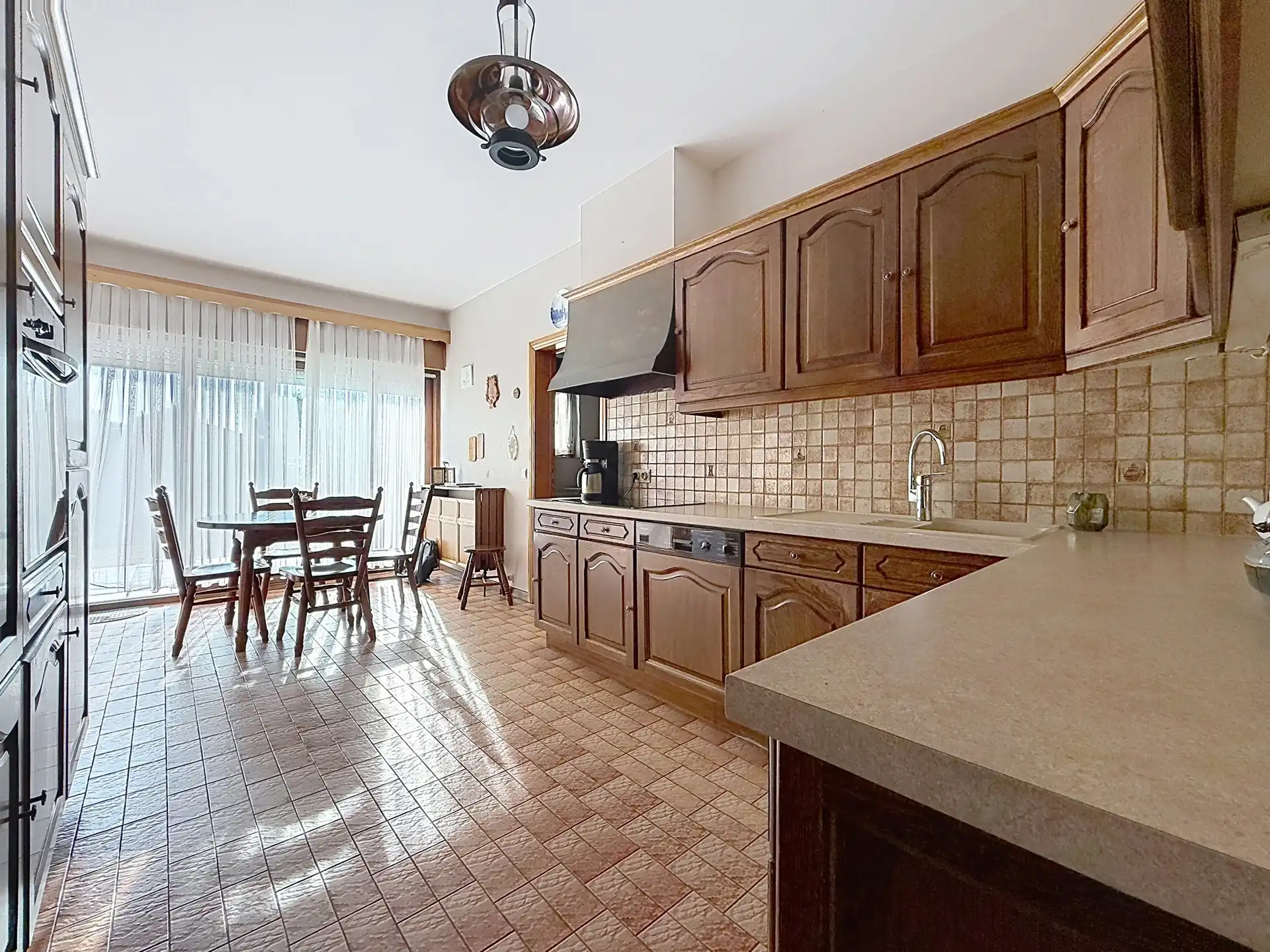 Karaktervolle woning met grote loods in Dilbeek! foto 8