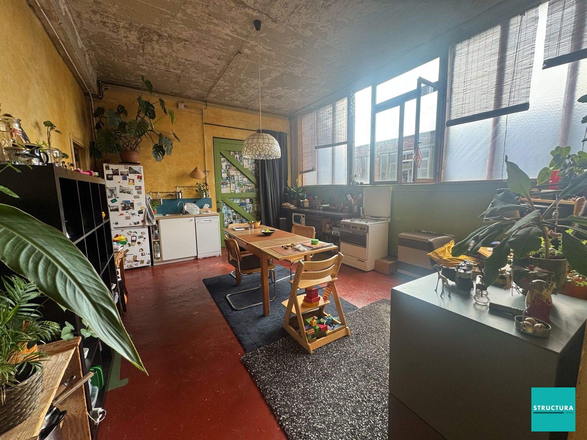 Ruime atelier te huur in Koekelberg.



 foto 6