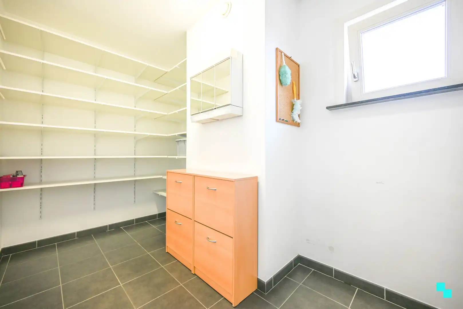 Riant, instapklaar appartement te Kortrijk foto 12