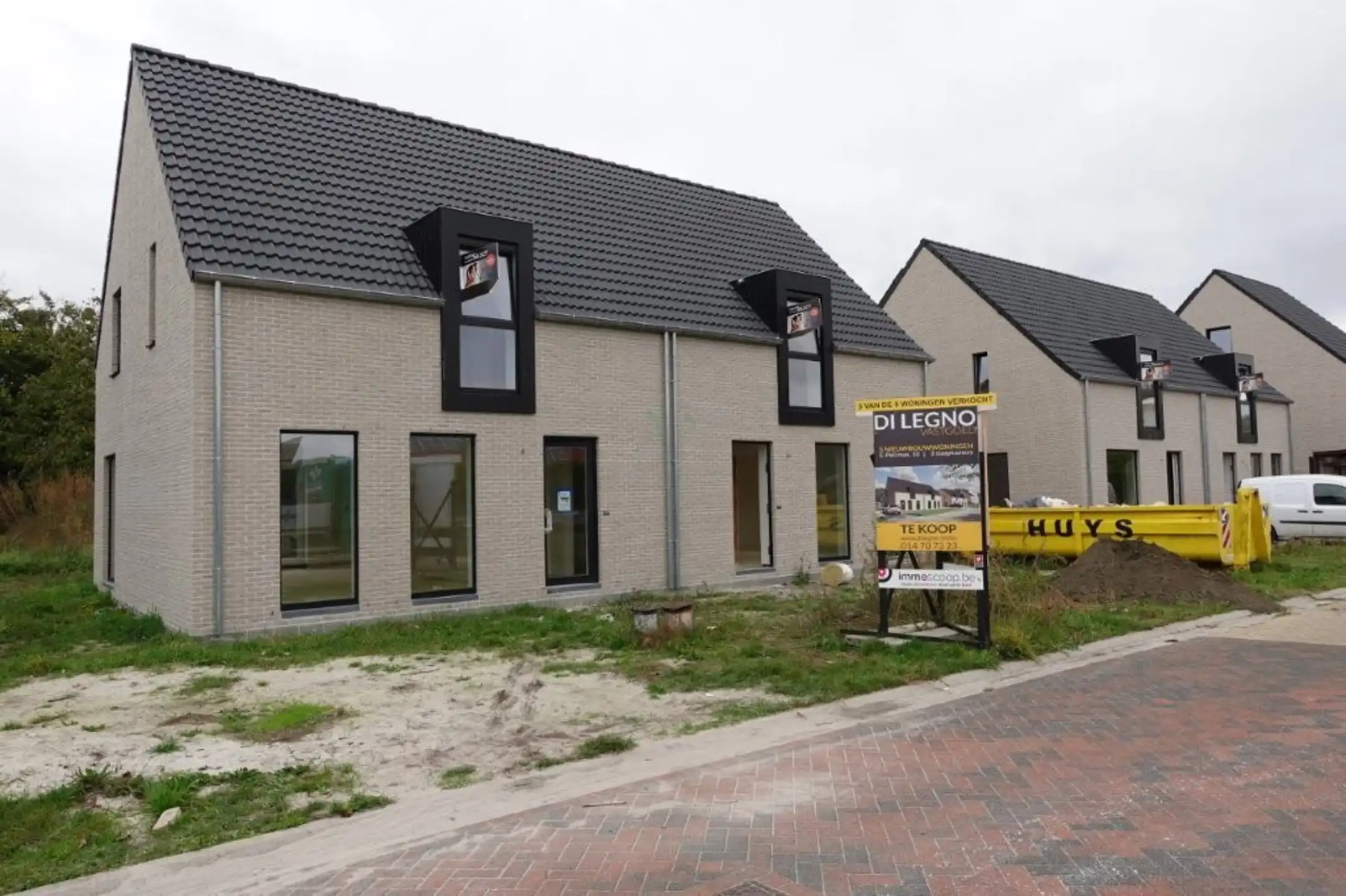 5&nbsp; Energiezuinige woningen (Epeil 10) op gunstige locatie  foto {{pictureIndex}}