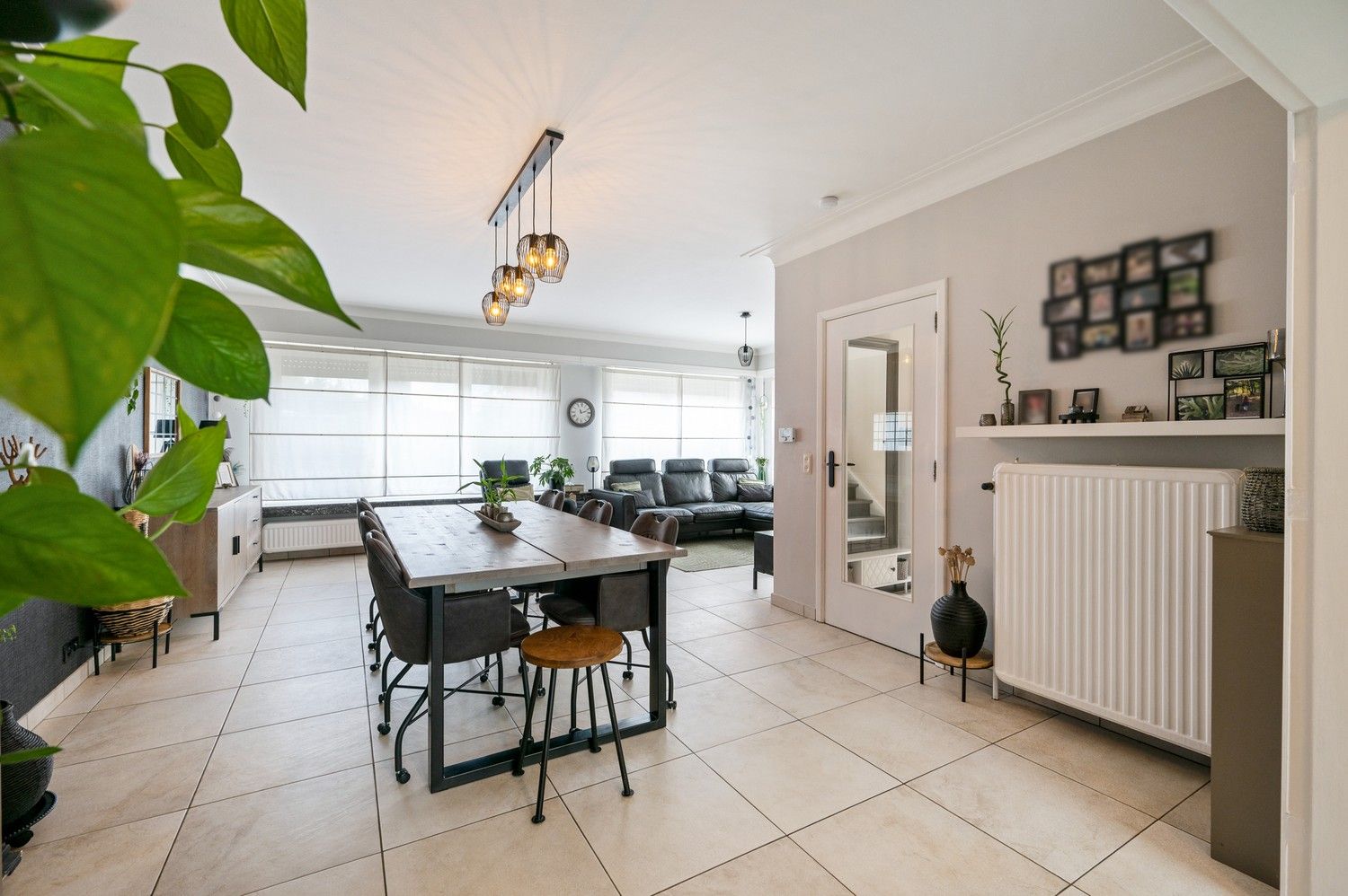 Instapklare gezinswoning met tuin en garage op gegeerde locatie te Ranst! foto 4