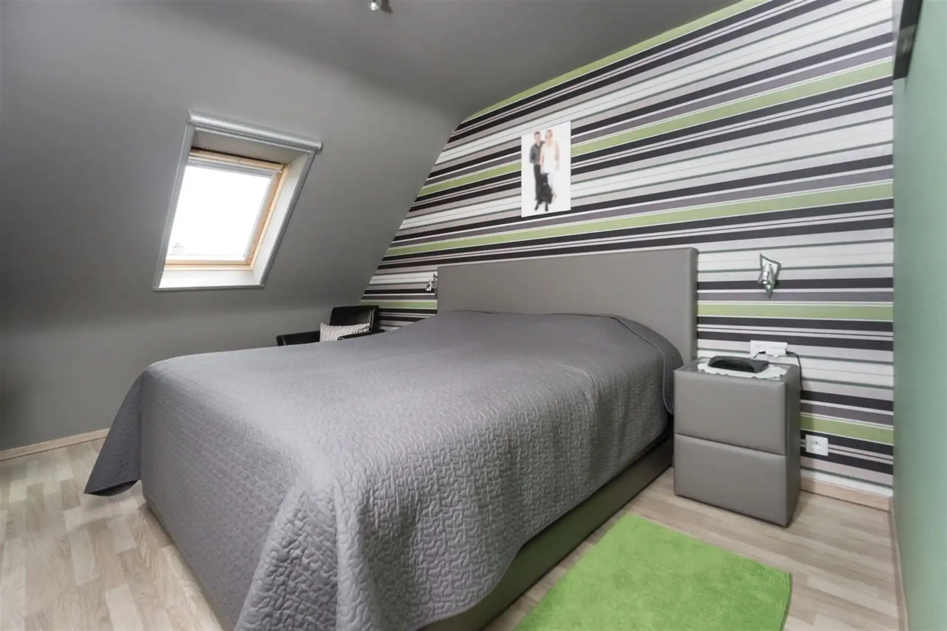 Lichtrijk dakappartement met 2 slpks, terras en garage (+€29.000) foto 9