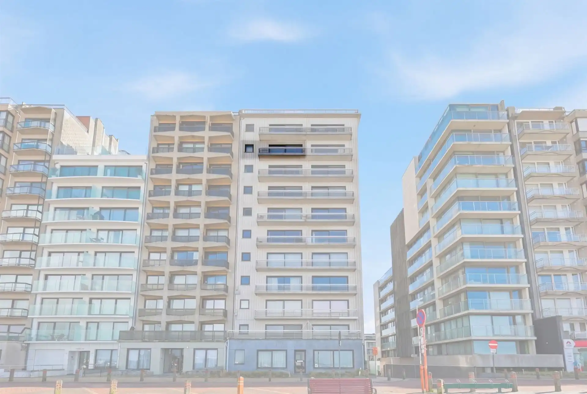 FRONTAAL ZEEZICHT / RIANTE GEVELBREEDTE  foto 21