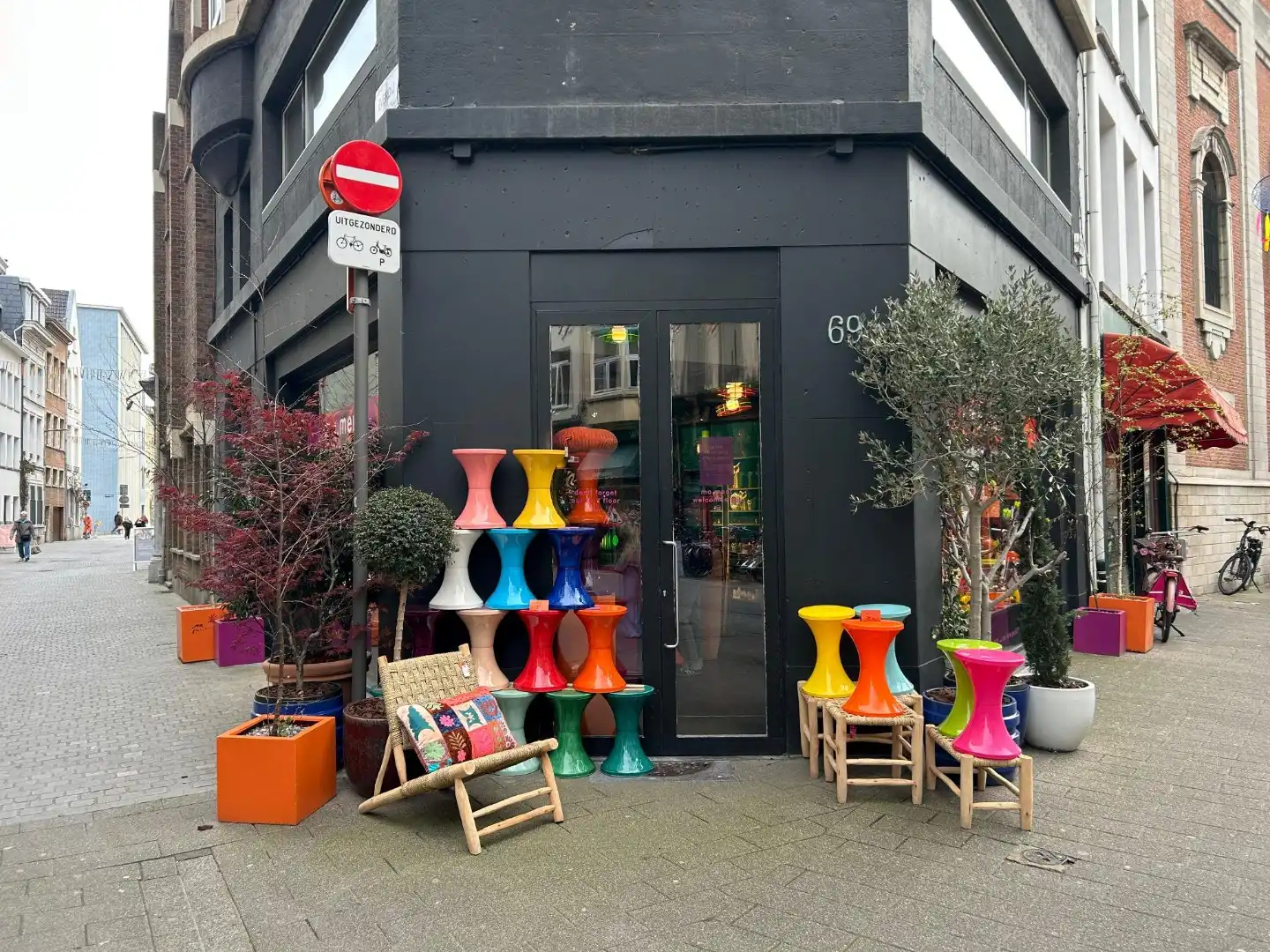 Veelzijdig hoekpand in trendy winkelbuurt foto 9