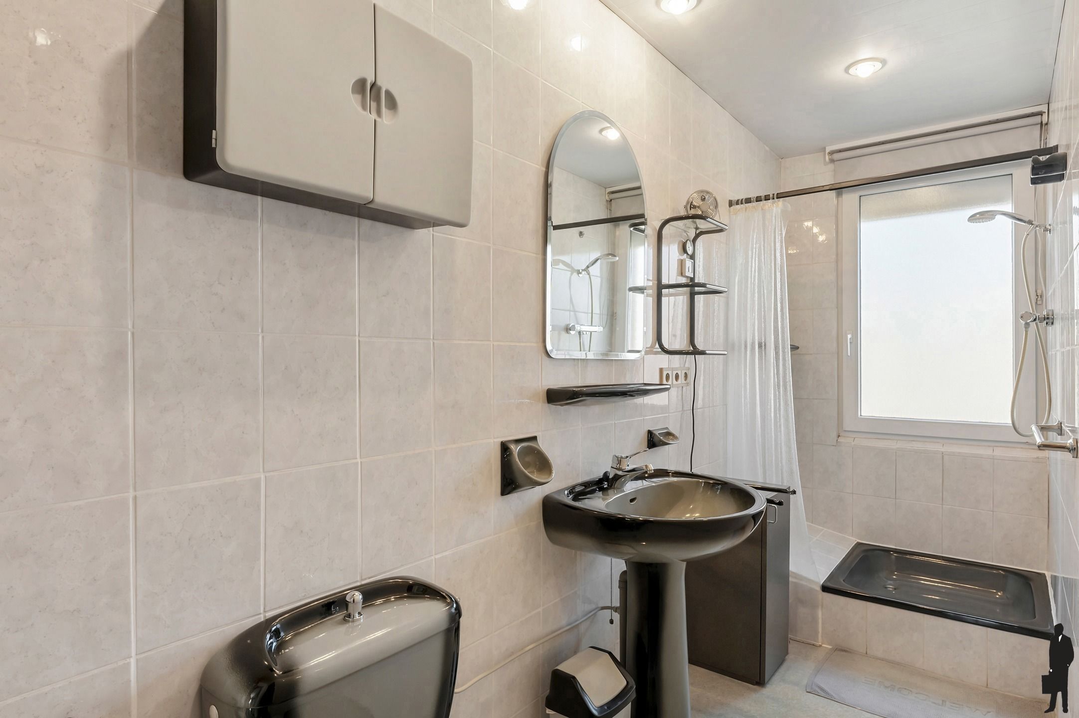 Ruime gezinswoning met bouwgrond. foto 12