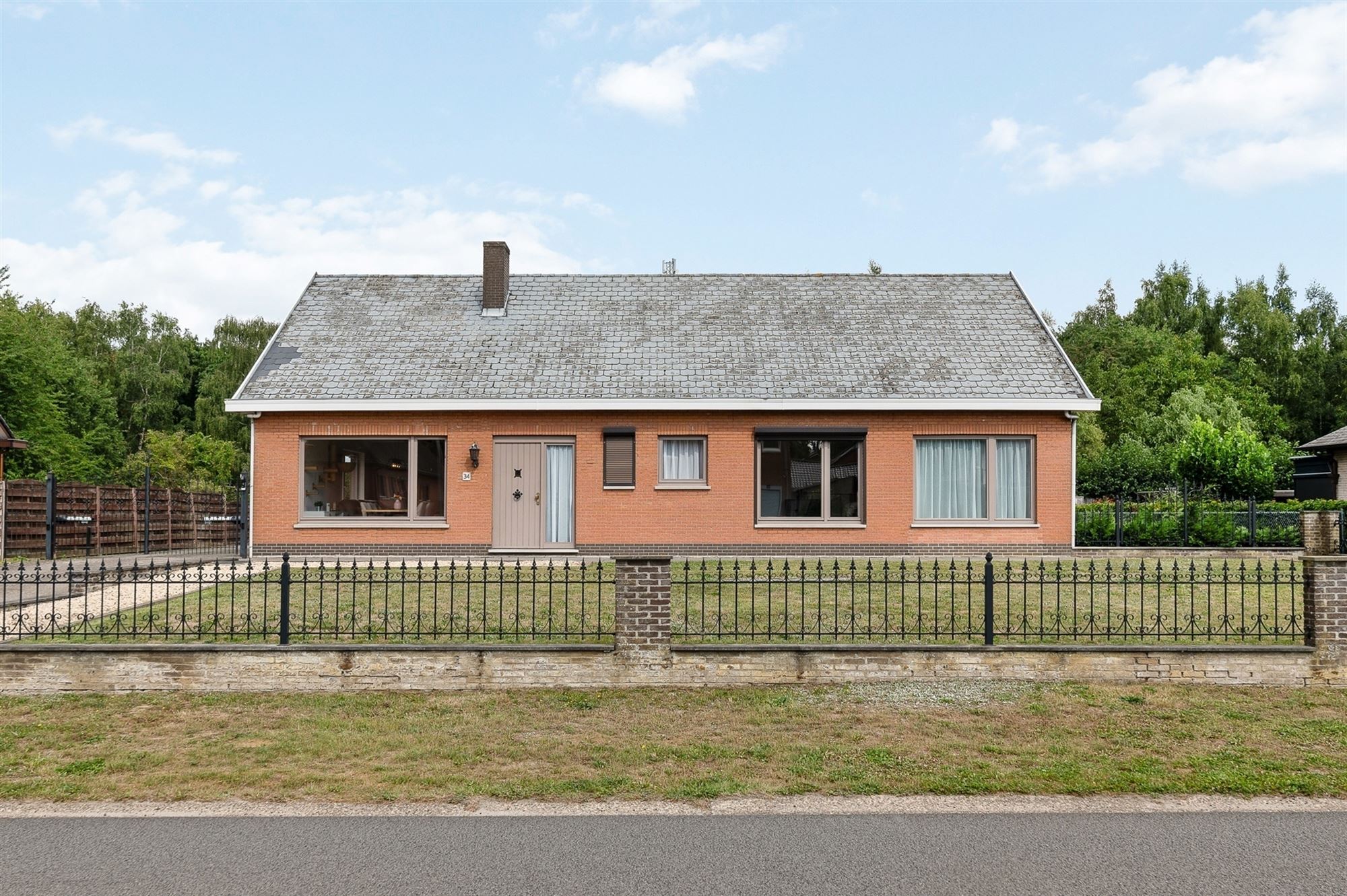 ZEER RUIME EN RECENT GERENOVEERDE WONING OP EEN PERCEEL VAN 2367m² UITGERUST MET EEN VERGUNDE PAARDENSTAL EN ACHTERLIGGENDE WEIDE foto 32