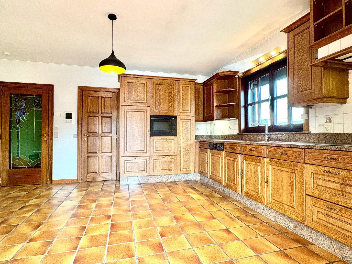 Alleenstaande woning op 1027 m² met 3 slaapkamers en dubbele garage foto 2
