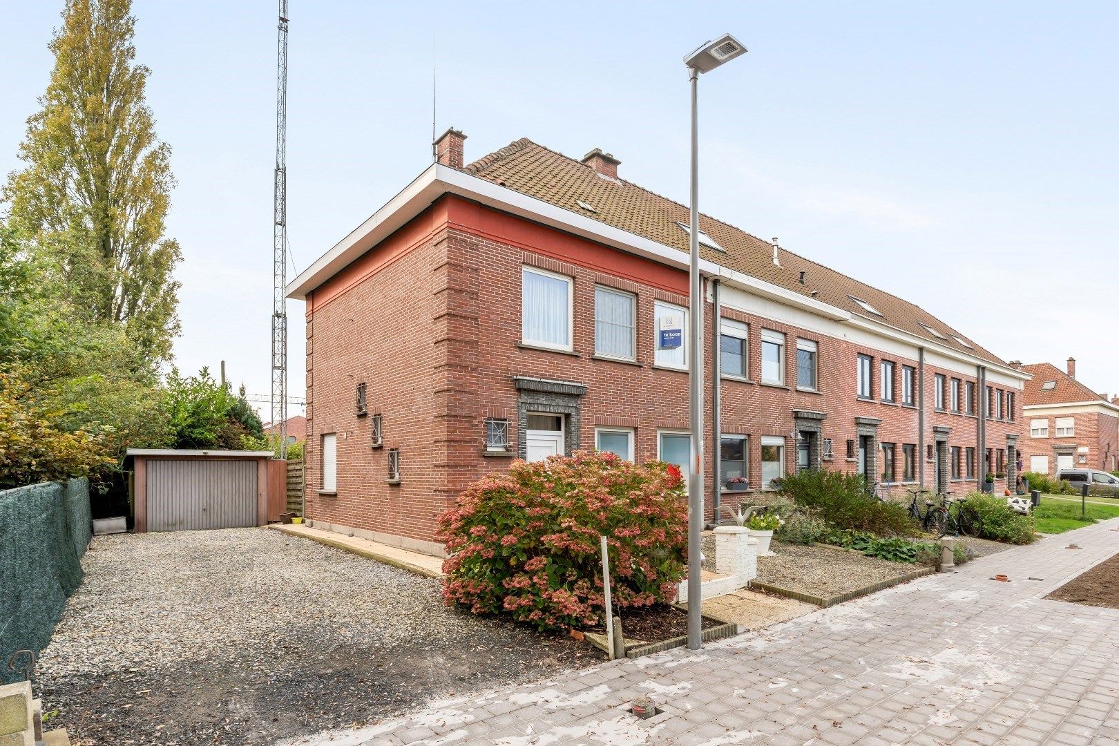 Ruime woning met 4 slaapkamers in rustige, vernieuwde doodlopende straat! foto 5