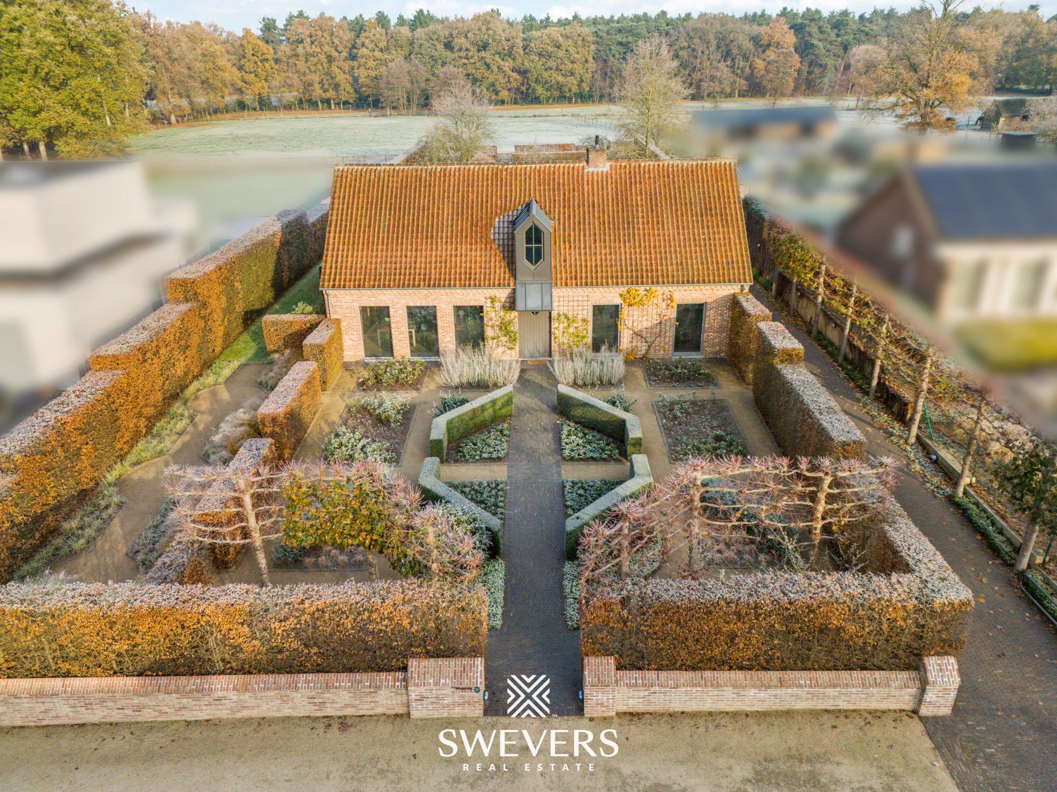 Energiezuinig wonen op een riant perceel van 21a 5ca in Hechtel-Eksel foto {{pictureIndex}}