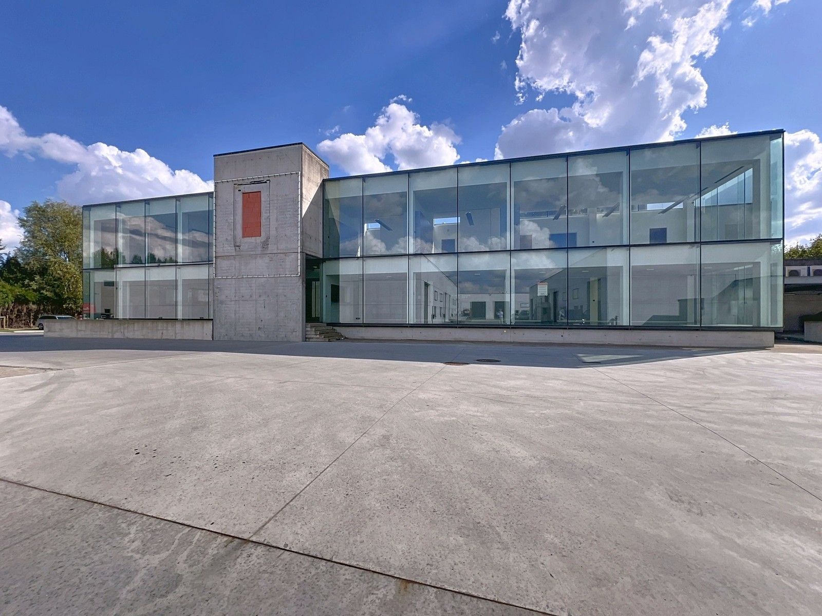 Modern (energiezuinig) KANTOORGEBOUW (± 800m²) met 14 private parkeerplaatsen TE HUUR in Waregem (Beveren-Leie). foto 31