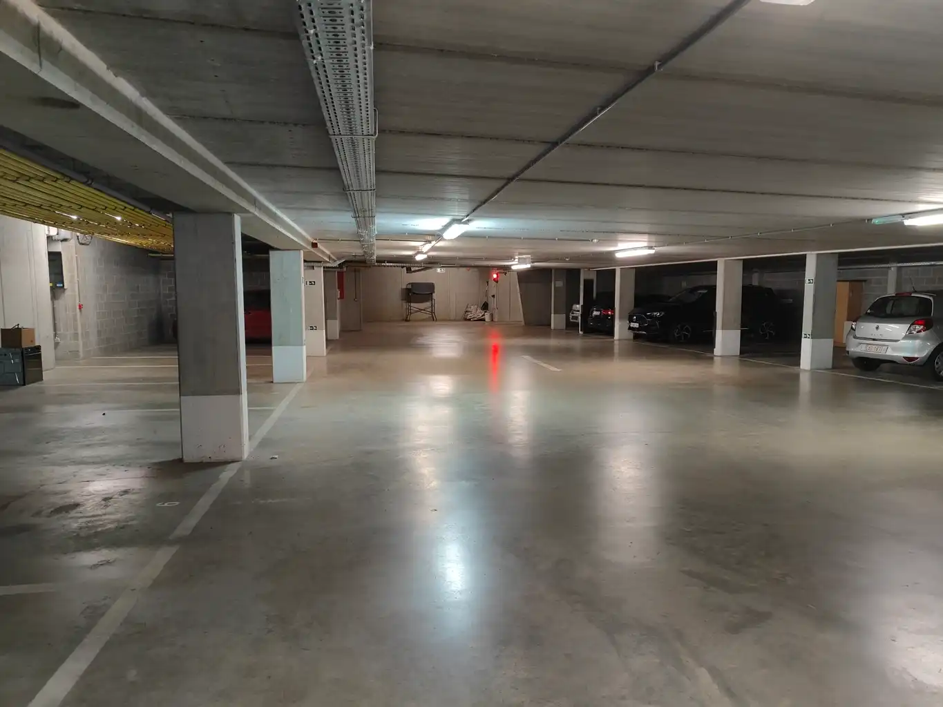 Ondergrondse Autostaanplaats! foto 2