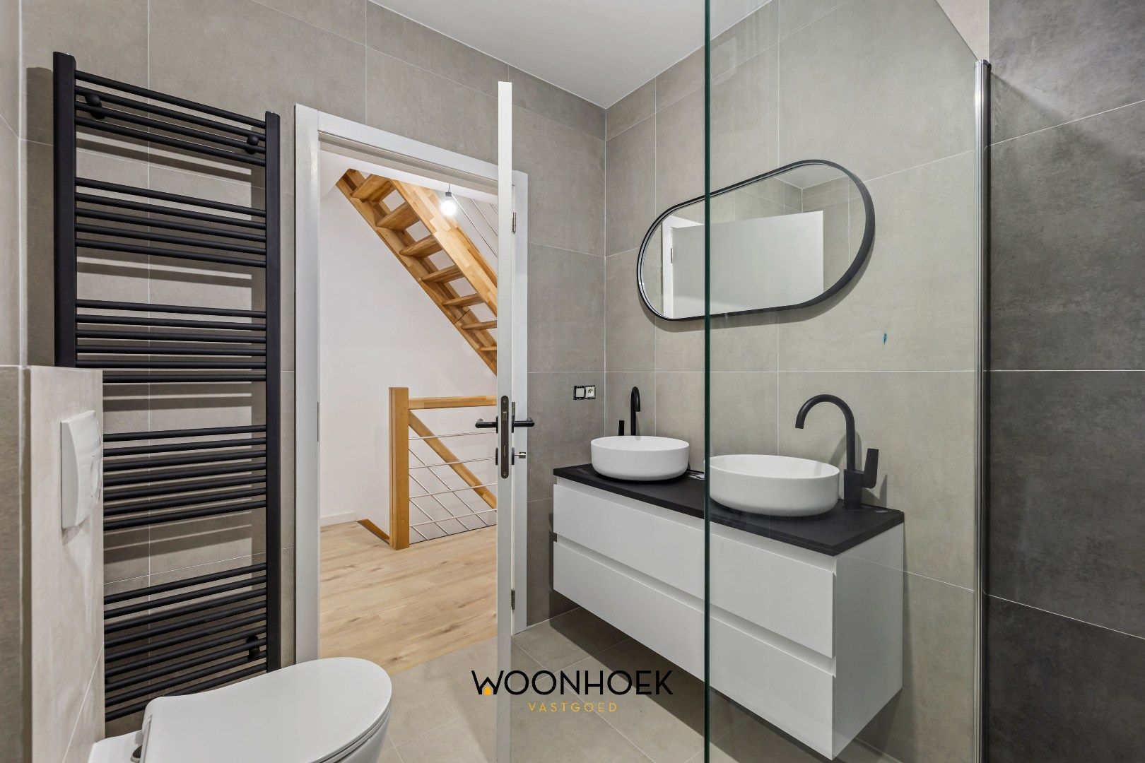 Gerenoveerde, 4-slpk woning met 2 badkamers en tuin! foto 9