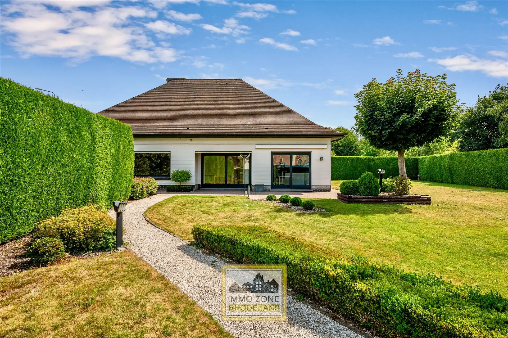 Prachtige bungalow villa met 3 slpks en mooie tuin foto 25