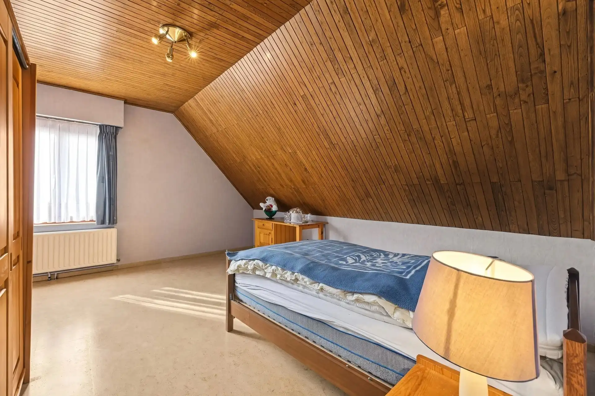 Ruim opgezette, landelijke woning mooie tuin op een perceel van ca. 3.028m² foto 18