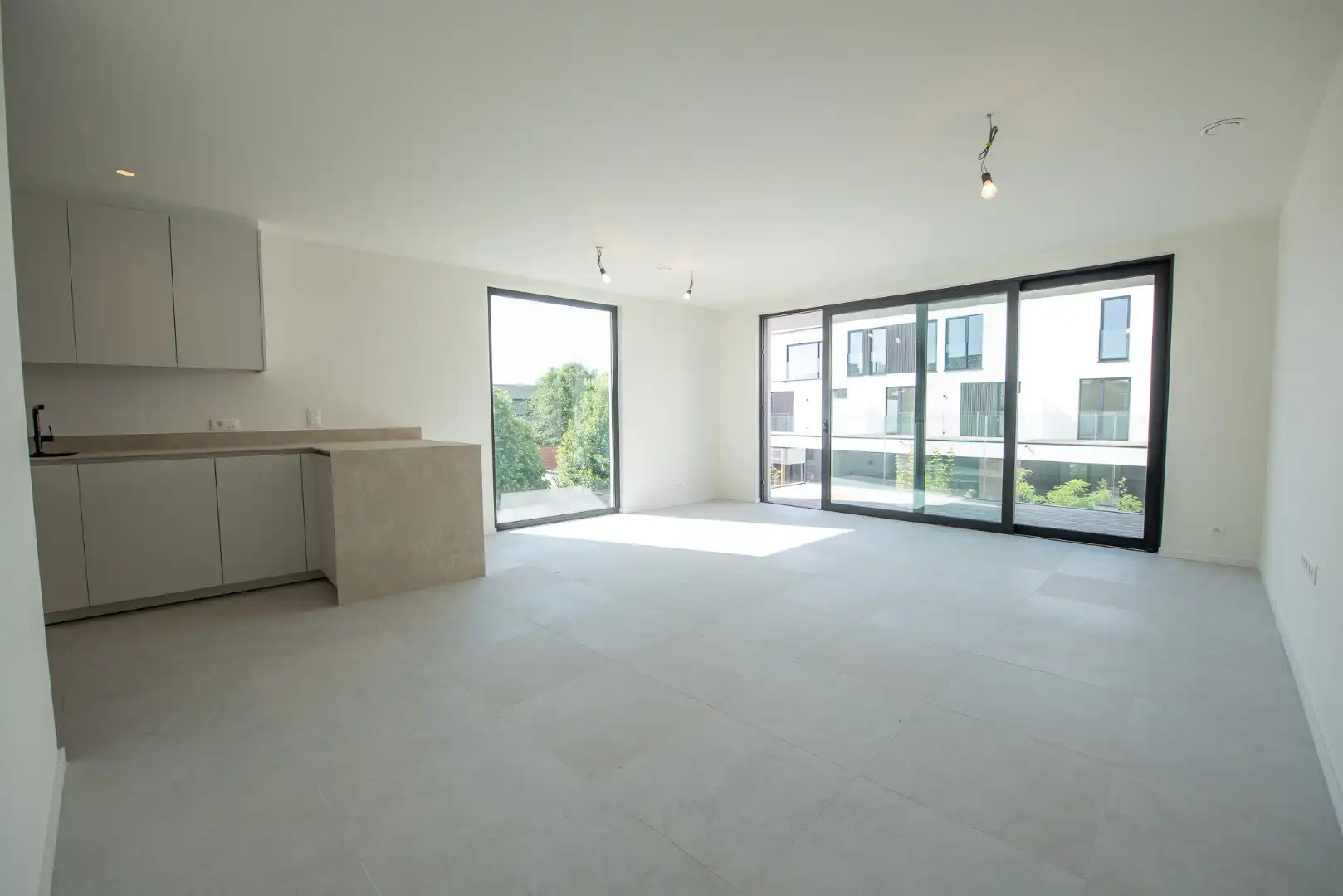 Prachtig, kwaliteitsvolle nieuwbouwappartement in het hartje van Kruishoutem! foto 3