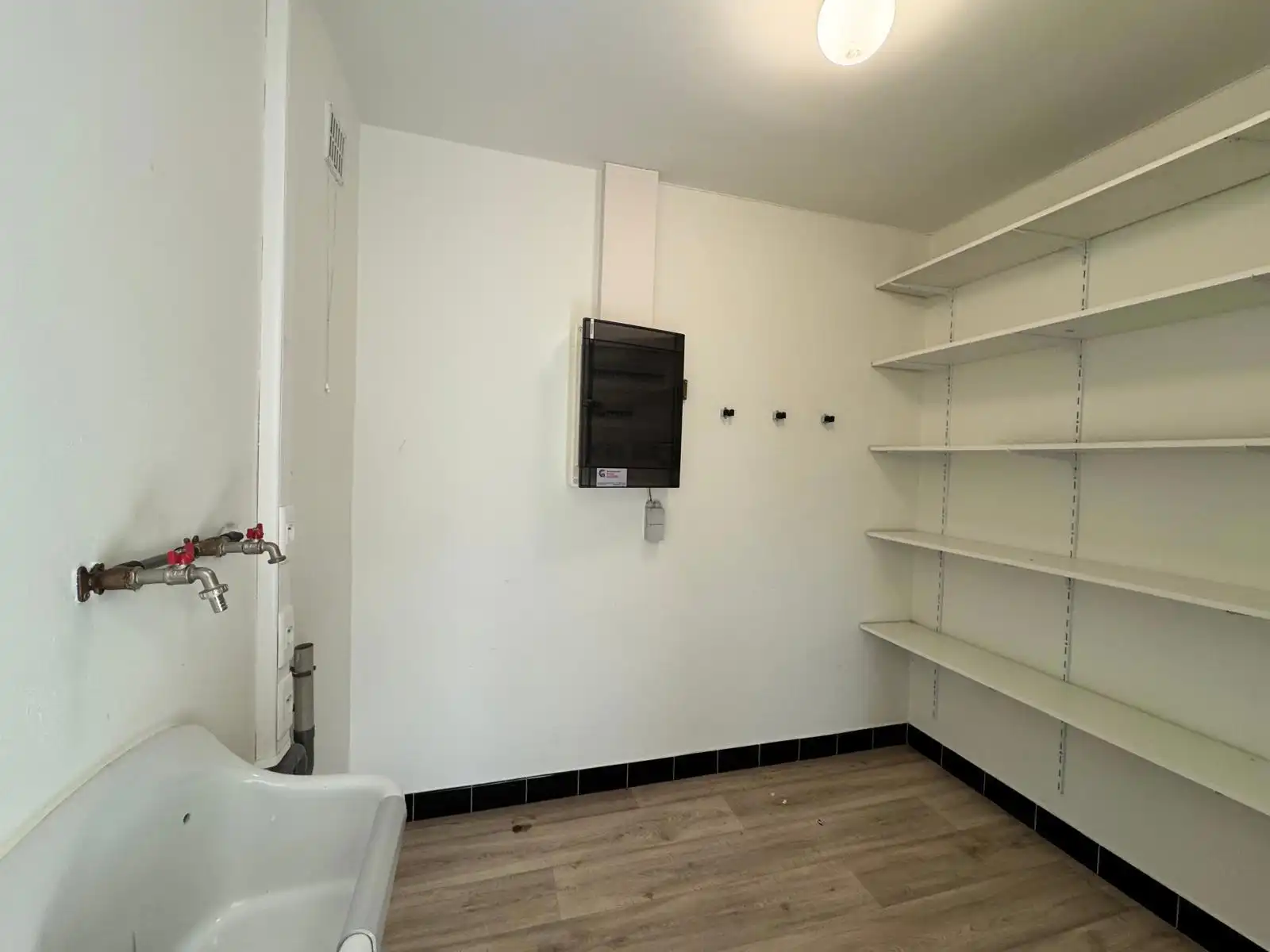 Ruim appartement met 2 slpks, tuin en garage in Rumbeke foto 10