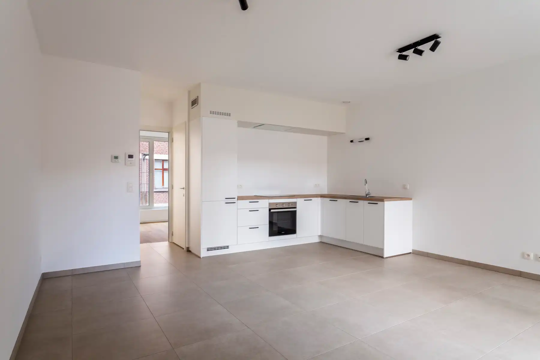 &nbsp;Gloednieuwe 1- slaapkamerappartement met terras foto 10