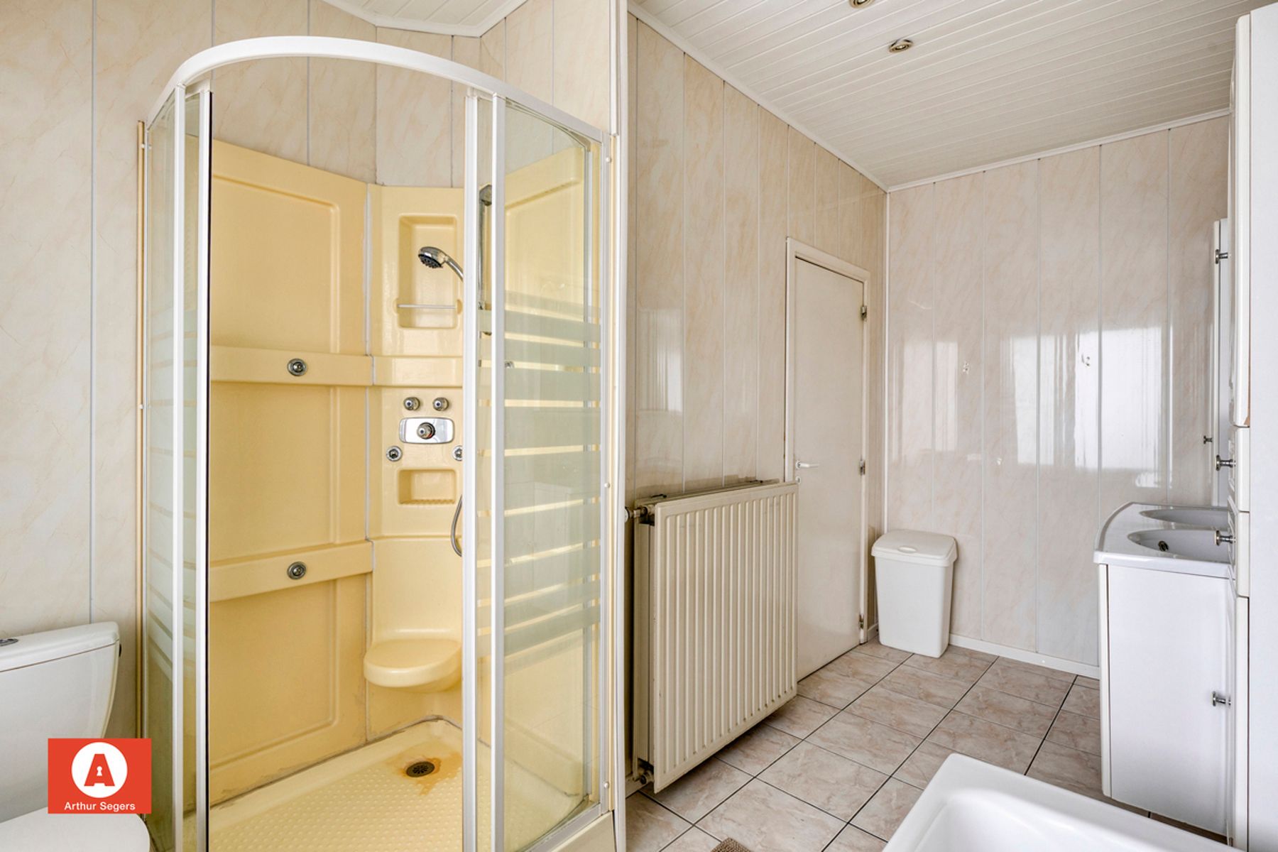 Instapklare woning op centrale liggig foto 17