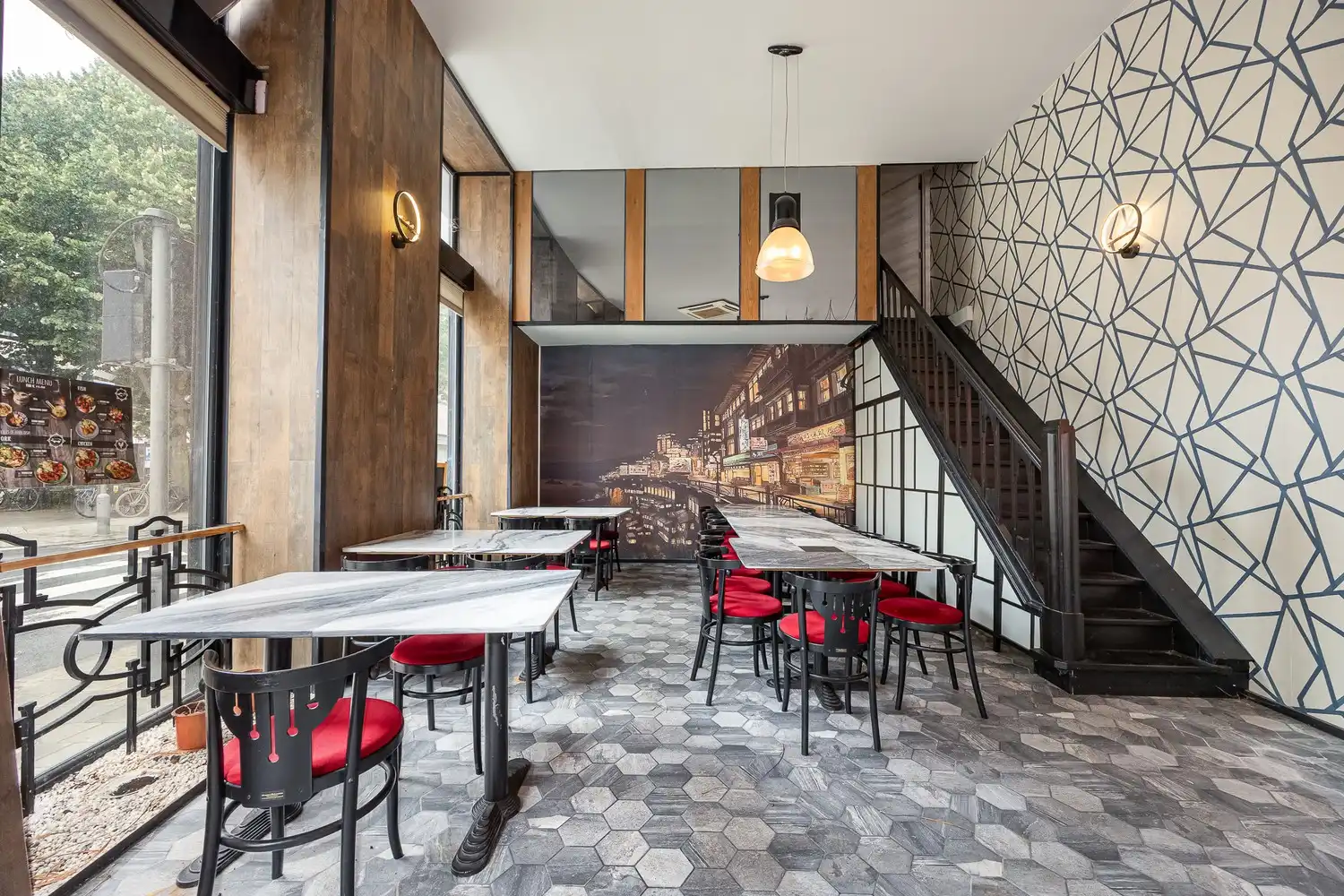 Commercieel handelsgelijkvloers te huur op uitstekende hoeklocatie foto 4