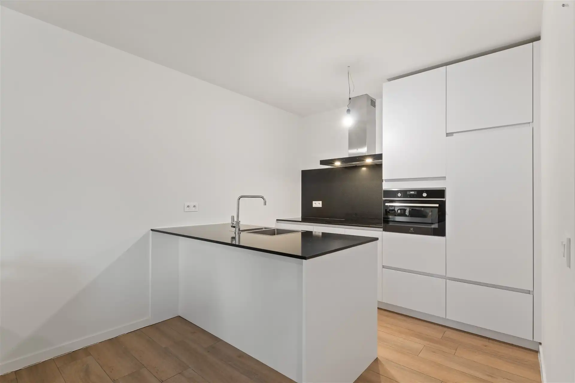 Modern tweeslaapkamer appartement te Sint-Niklaas foto 5