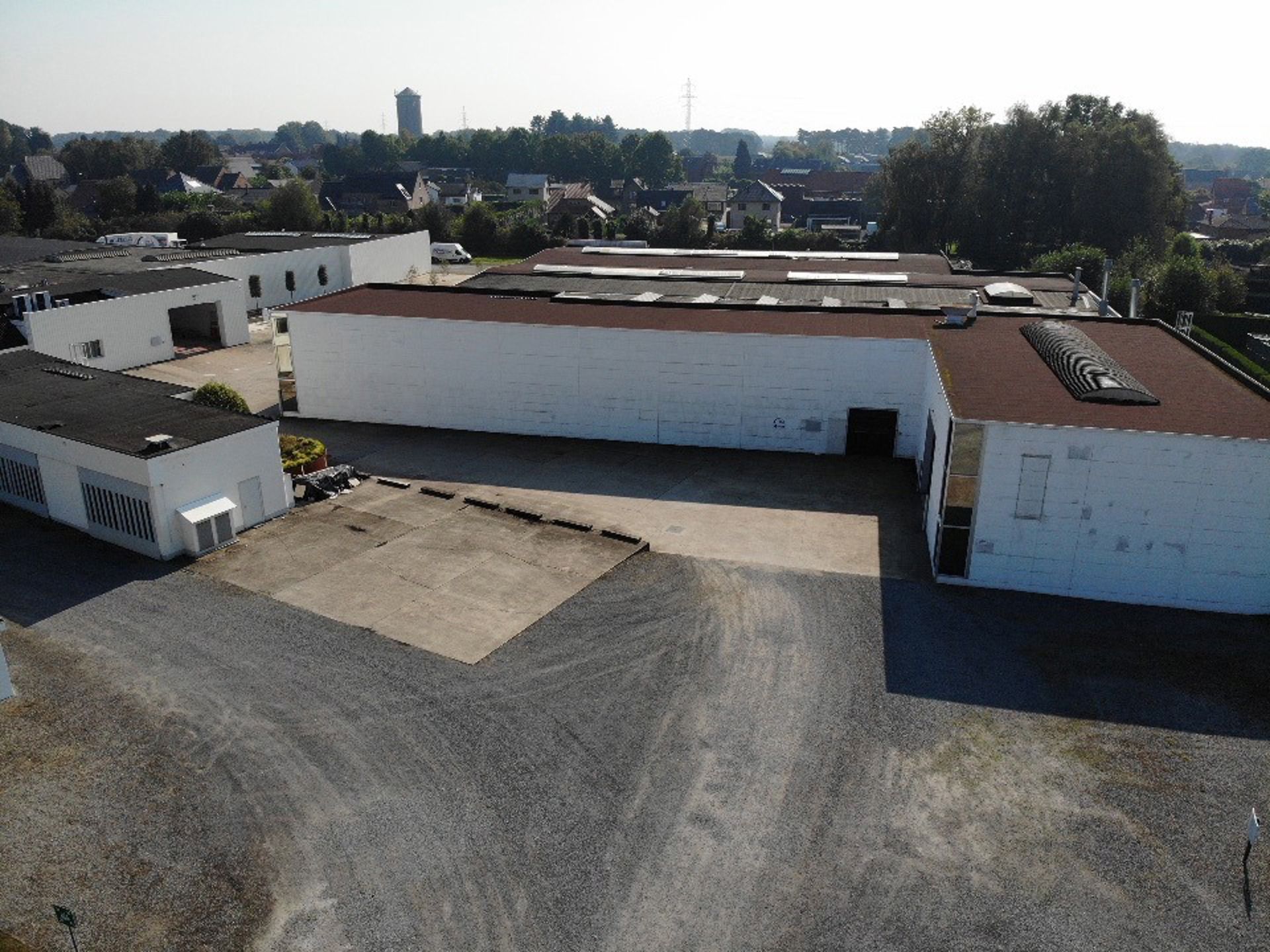 MULTIFUNCTIONEEL BEDRIJFSGEBOUW foto 10