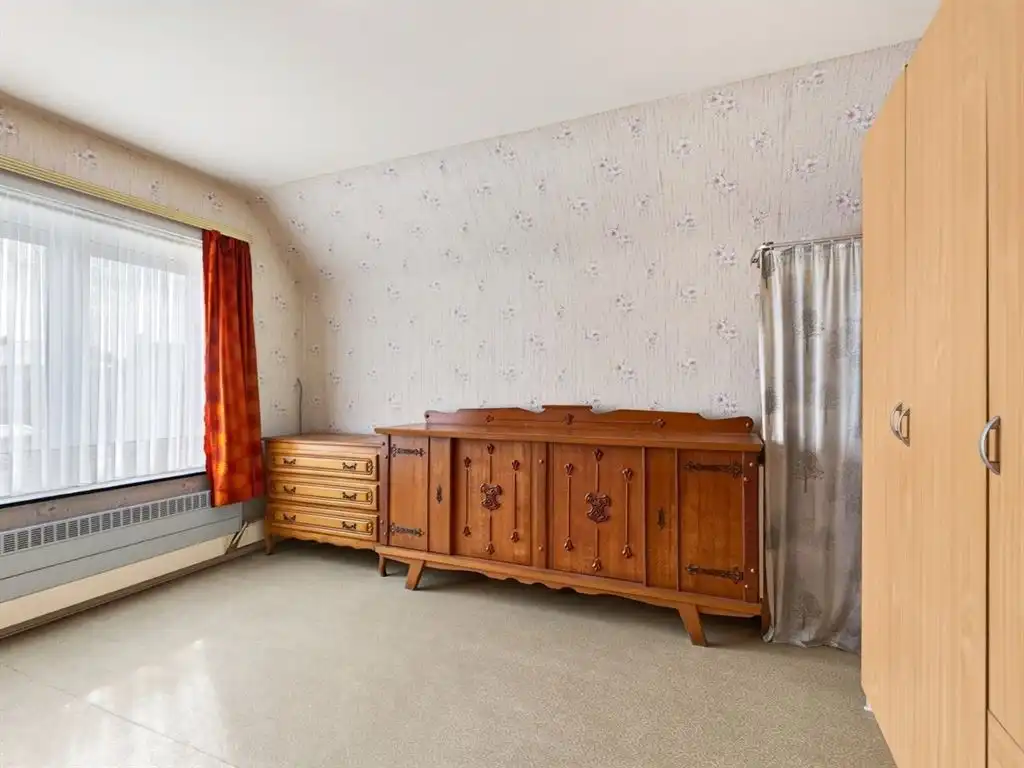 Verzorgde, vrijstaande woning, op te frissen naar eigen smaak foto 31