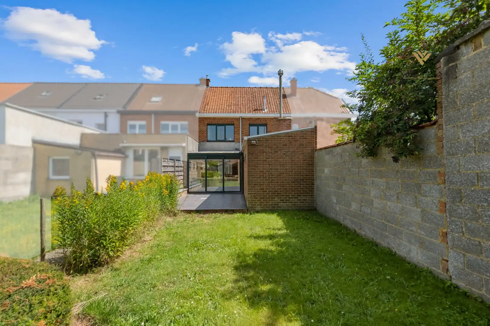 Rustig gelegen gerenoveerde woning met terras en tuin foto 3