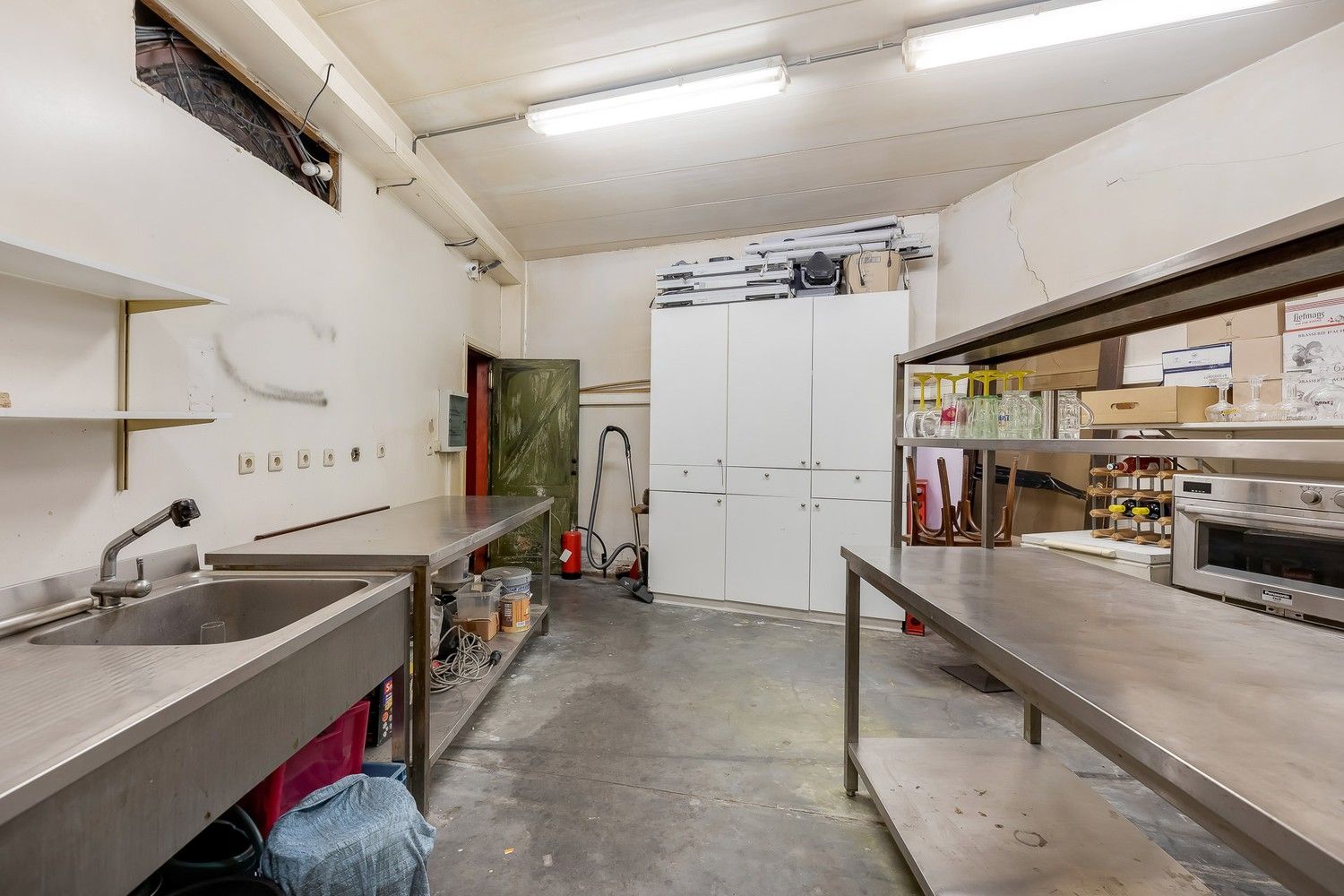 Handelsgelijkvloers op centrale locatie te Putte foto 12