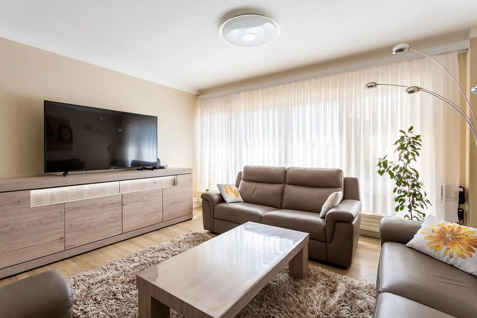 Ruim 3-slaapkamerappartement nabij Rivierenhof foto 4