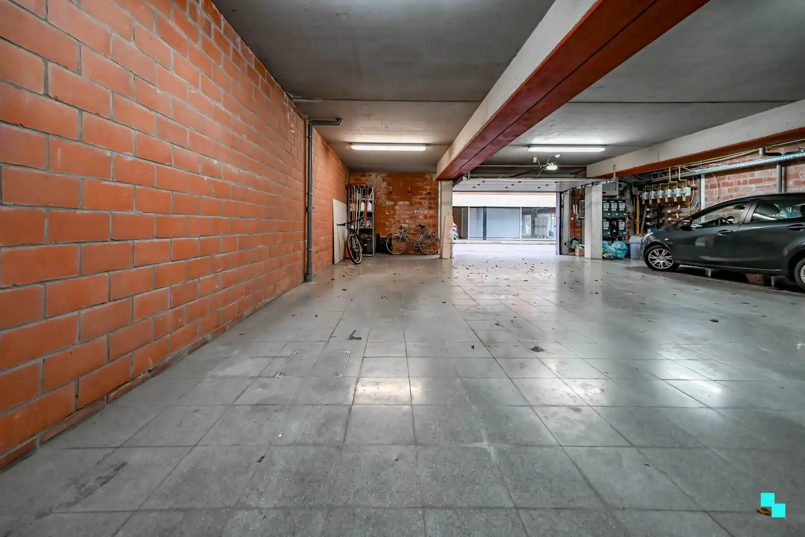 Ruim en instapklaar tweeslaapkamer appartement in hartje Izegem foto 26