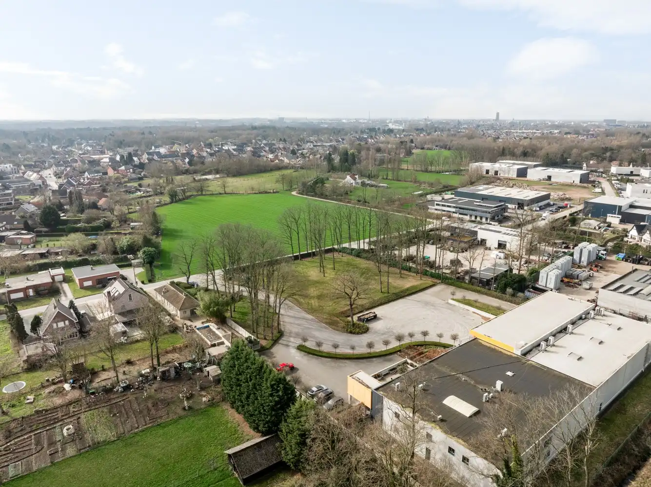 Gelijkvloerse woning met 2 slpkrs en zwembad te Bonheiden foto 4