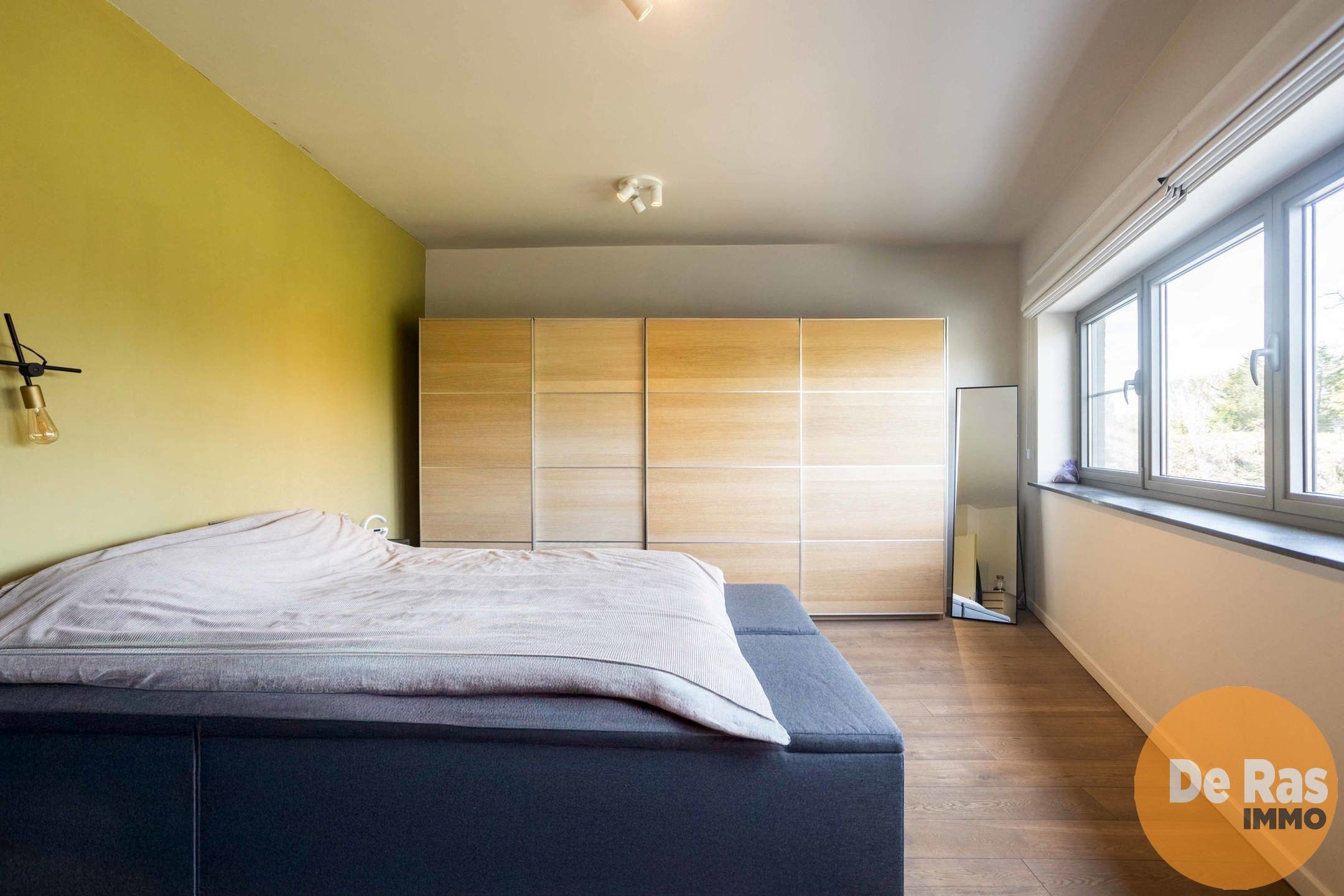 HERZELE - Recente gesloten bebouwing op een centrale ligging foto 16