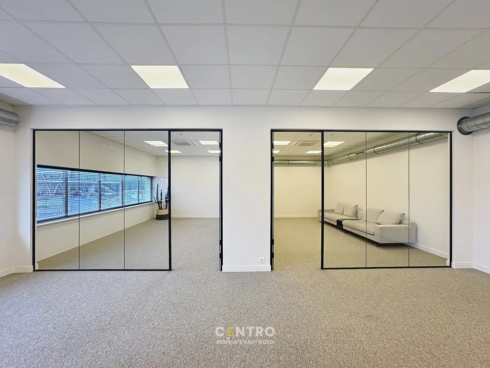 Kwalitatief afgewerkte KANTOORRUIMTE (268 m²) op de eerste verdieping met private parkeergelegenheid (inclusief laadpalen)! foto 4