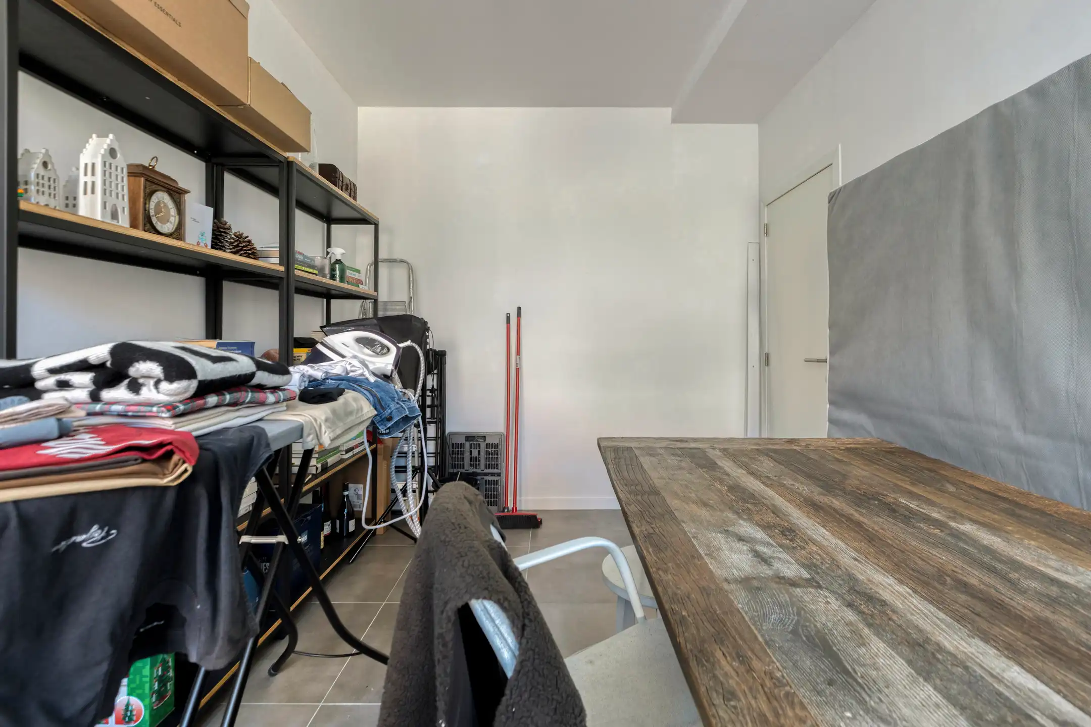 Gerenoveerd appartement met 2 slaapkamers & tuin te Tienen foto 14