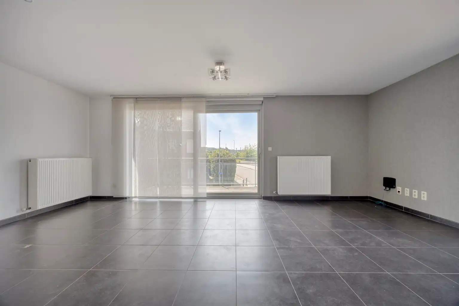 RECENT APPARTEMENT MET BERGING EN PARKEERPLAATS foto 8
