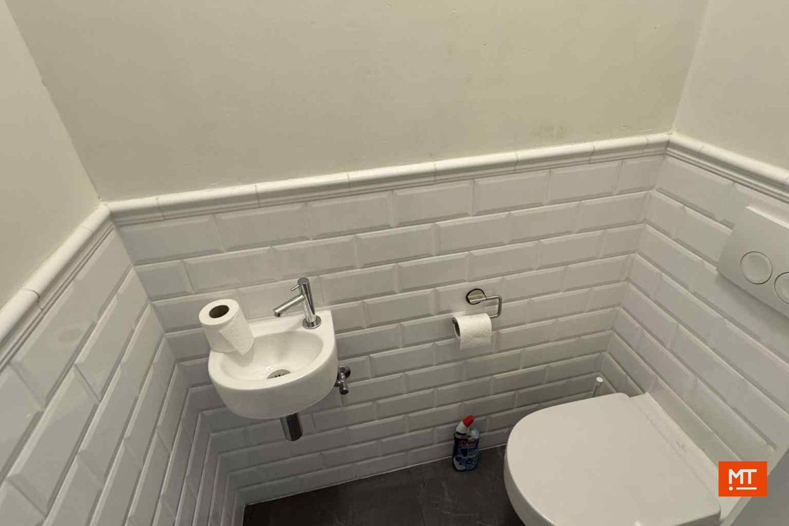 Instapklaar appartement met 1 slaapkamer te Ieper foto 11