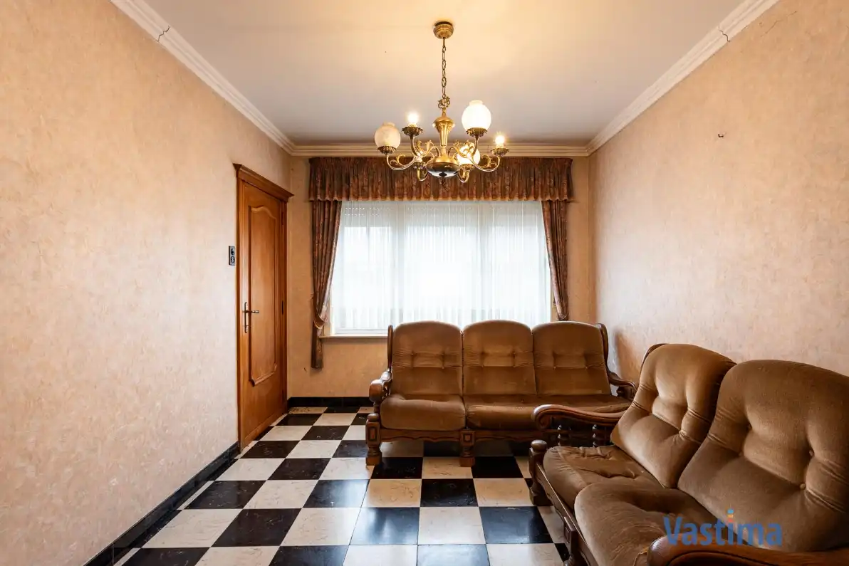 Woning met loods en grote tuin foto 8