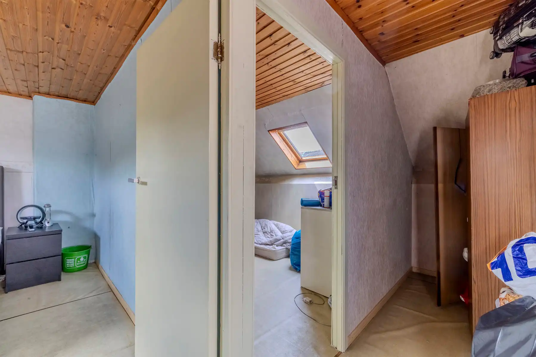 Volledig te renoveren woning met 2 slpks en garage op 540m2 foto 9