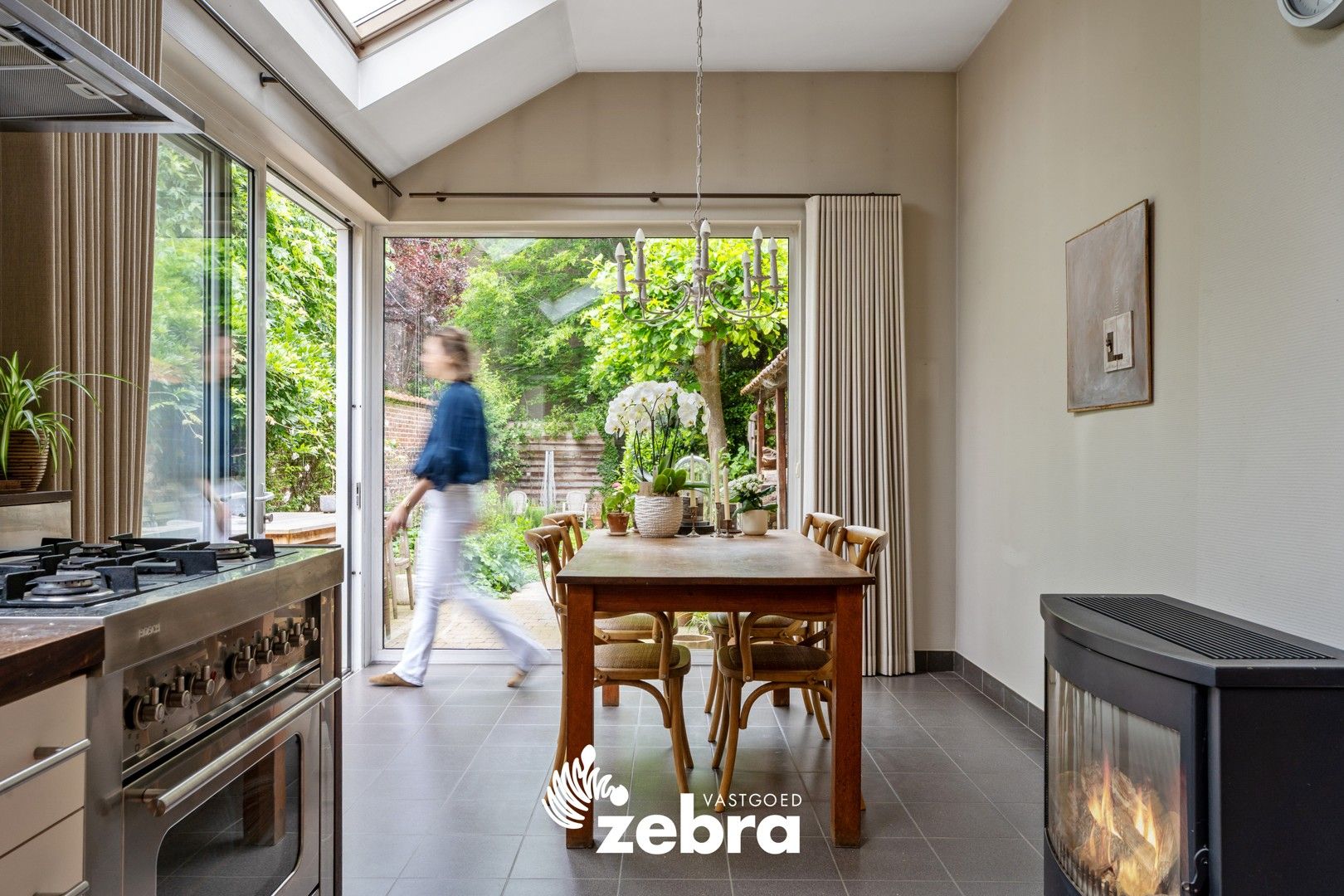 Karaktervolle herenwoning met ruime tuin in hartje Roeselare! foto 18