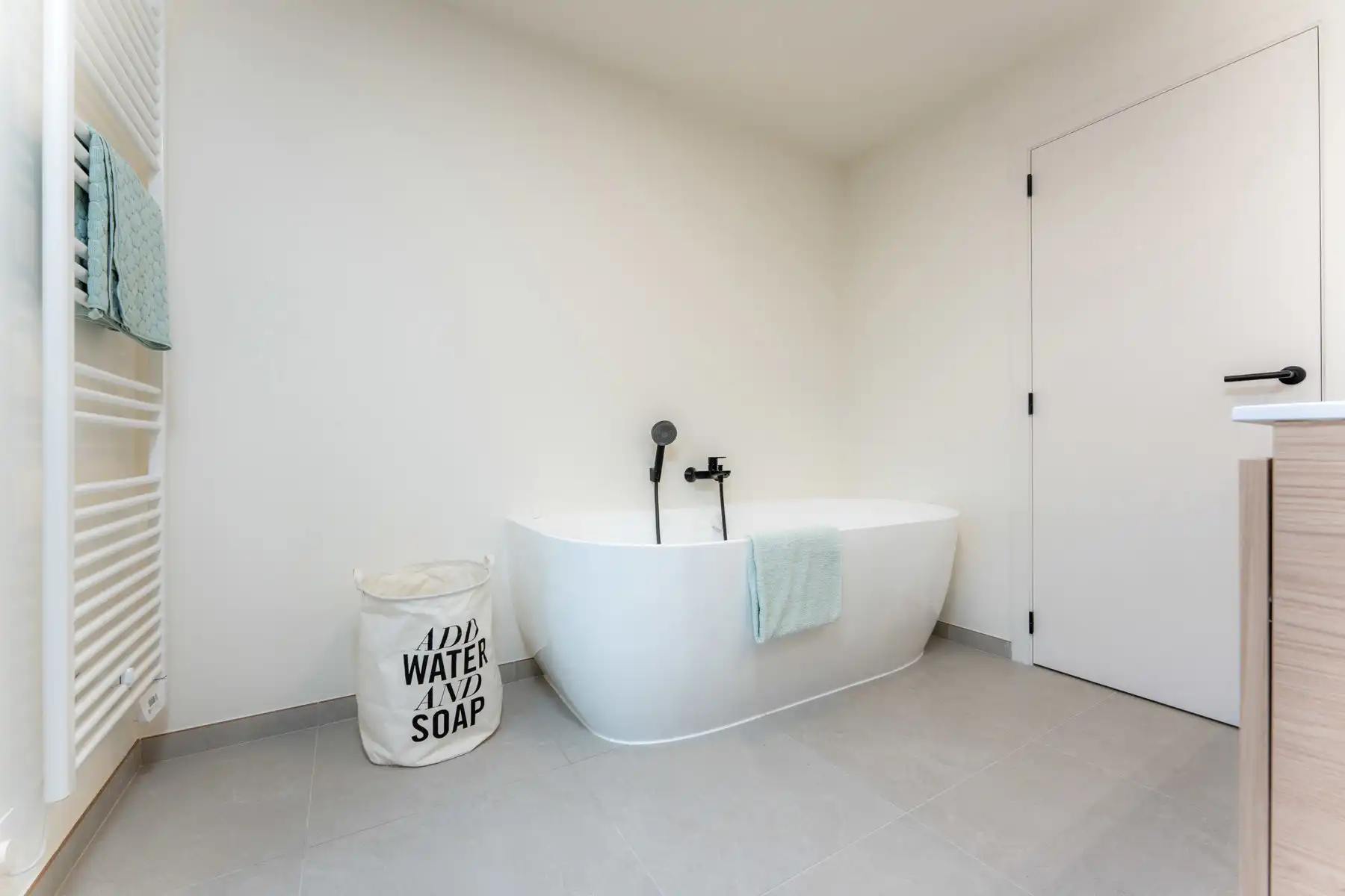 Moderne, vrijstaande woning foto 5