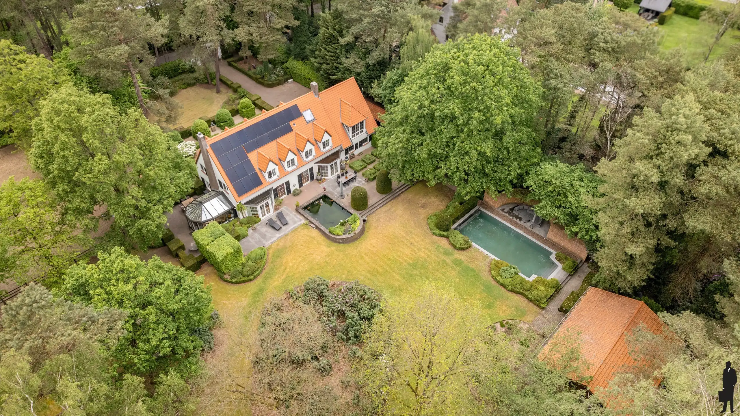 Topgelegen villa met zwembad en paddock!  foto 52