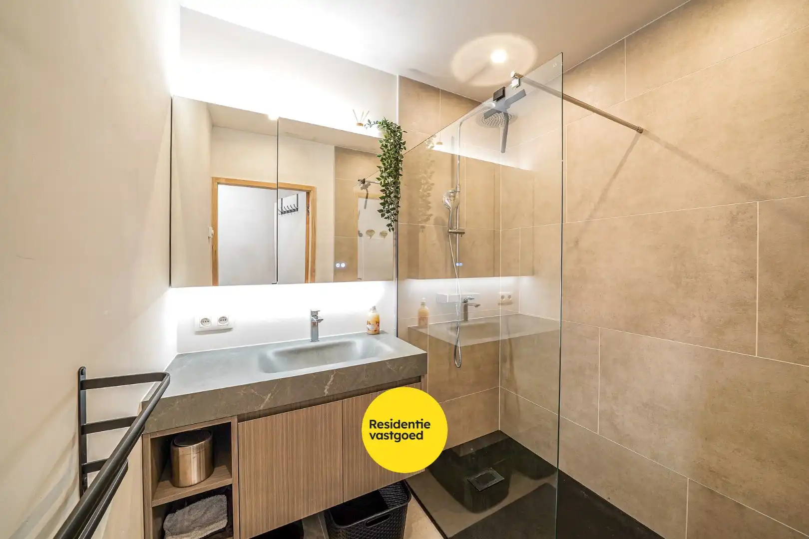 Modern energiezuinig 2-slaapkamerappartement te Bredene foto 13