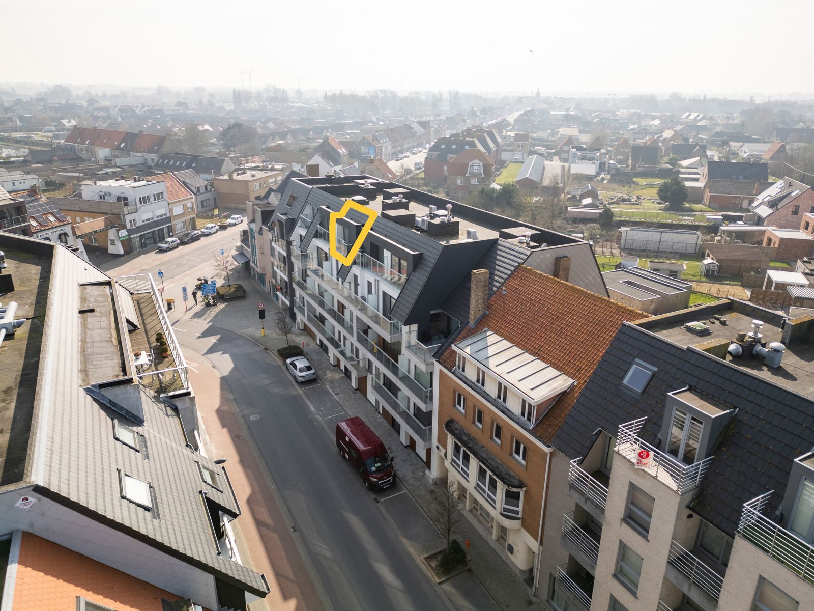 Recent appartement met autostaanplaats en berging foto 30