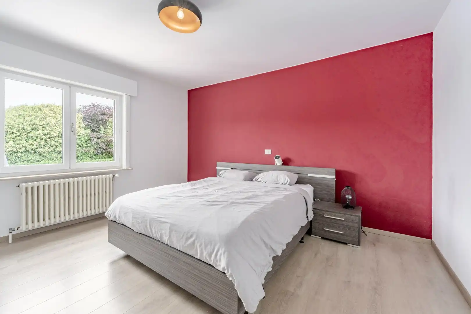 Instapklare gezinswoning met bijgebouw foto 14