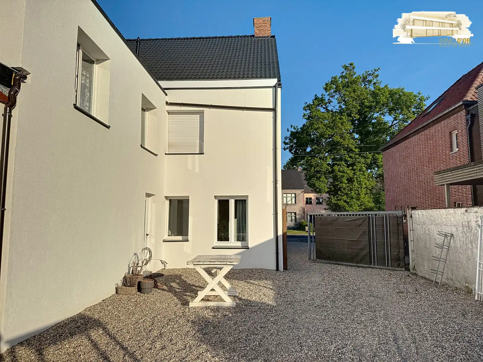 Gerenoveerde handelspand met zonnige tuin + parkeerplaatsen foto 12