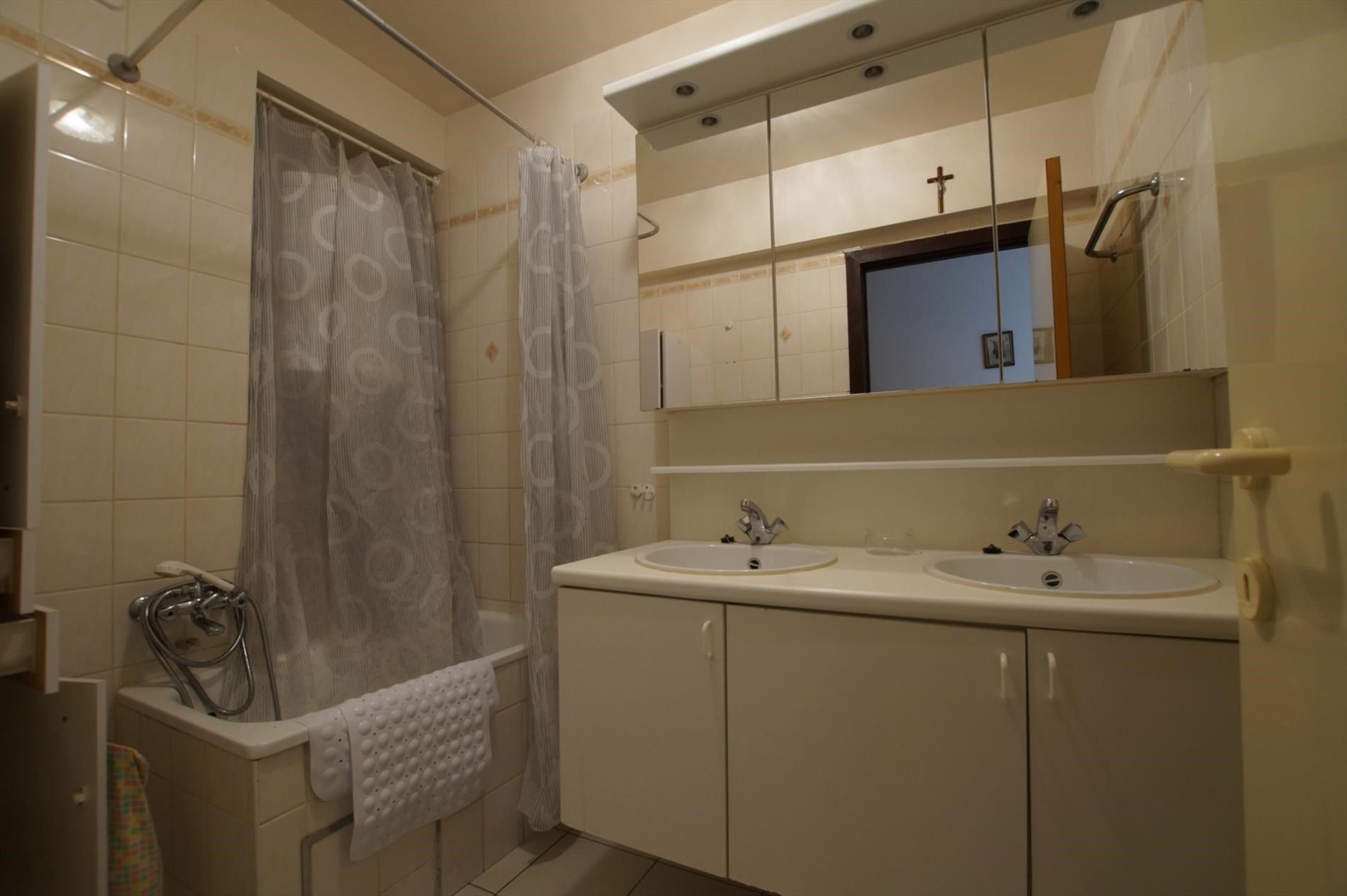 MODERN 1-SLAAPKAMER APPARTEMENT TE HUUR OP JAARBASIS foto 7